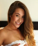 Eva Lovia 7