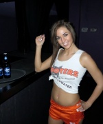 Val Midwest Hooters